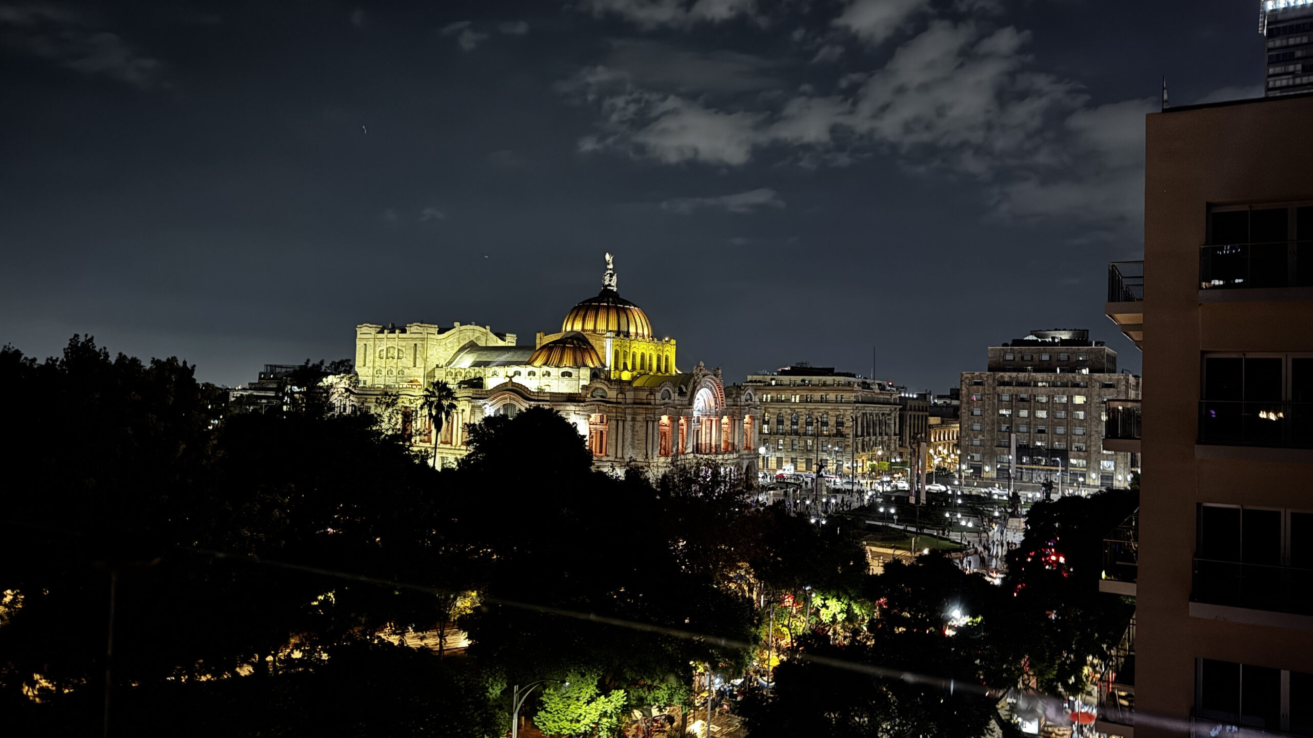 vista a bellas artes mezcalería
